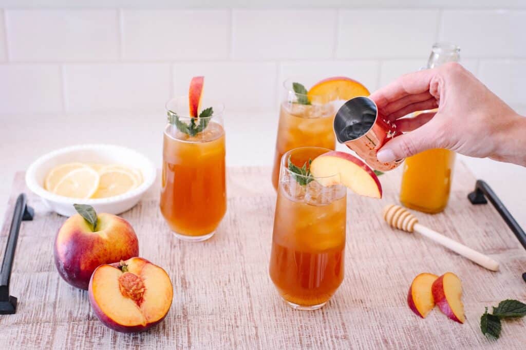 peach-tea-drinks-a-refreshing-and-flavorful-beverage-6640e6a306a46.jpg